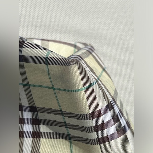 Exquisite RARE Burberry Tote – Your Perfect Summer Companion - Picture 12 of 14